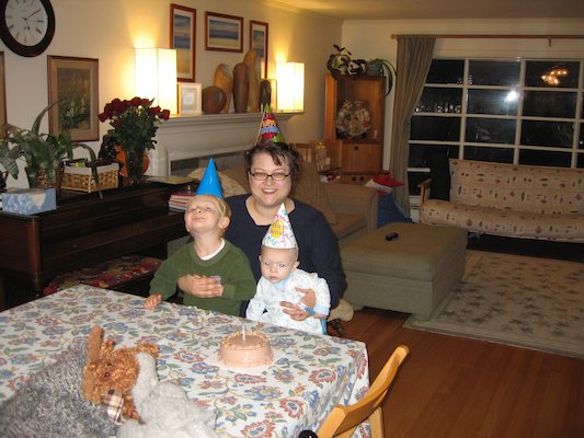 Tim, Xine and Cole for Xine's b-day cake (11-11-2005 18:10)