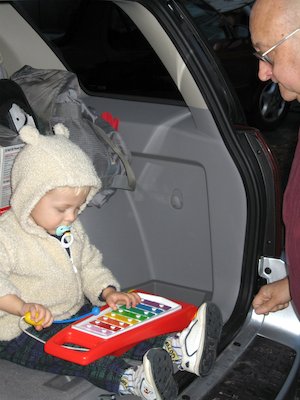Tim and Tony with a Xylophone (11-24-2005 17:10)