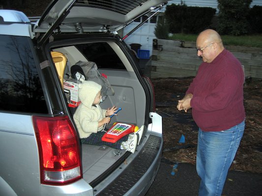 Tim and Tony with a Xylophone (11-24-2005 17:10)