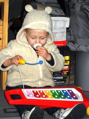 Tim with a Xylophone (11-24-2005 17:10)