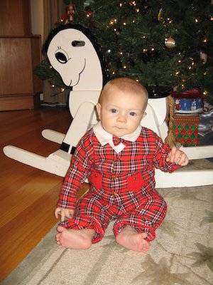 Cole sitting by horse at 6 months (12-16-2005 19:43)