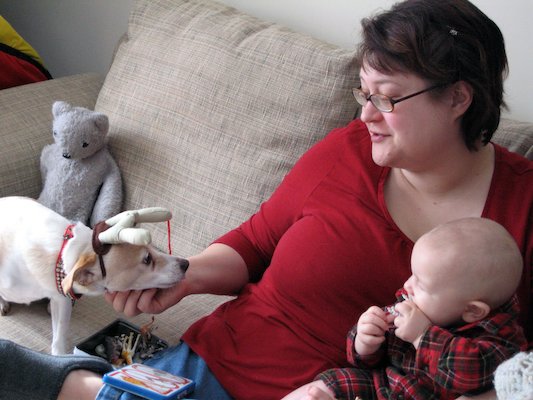 Antler Emily, Xine and Cole (12-25-2005 13:00)