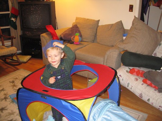 King Tim in his castle (12-25-2005 17:45)