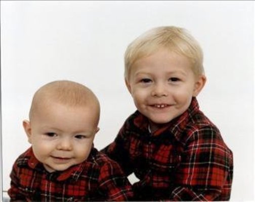 Picture People-- Tim and Cole (12-28-2005 20:04)