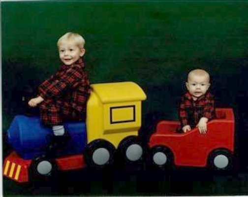 Picture People-- Tim and Cole on Train (12-28-2005 20:04)