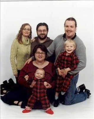 Picture People-- Juj, Marie, Xine, Ben, Tim and Cole (12-28-2005 20:03)