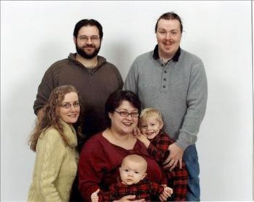 Picture People-- Juj, Marie, Xine, Ben, Tim and Cole (12-28-2005 20:02)