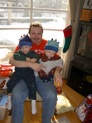 Tim, Ben and Cole (in finger hats) (12-25-2005 14:36:30)