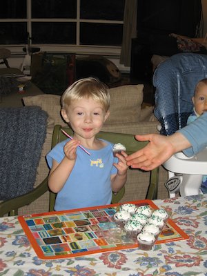 Tim and birthday cake (03-01-2006 19:26)