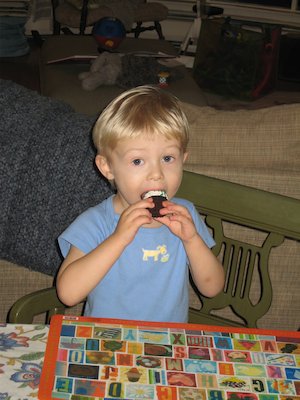 Tim eating birthday cake (03-01-2006 19:27)