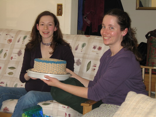 Melanie, Cake and Kim (03-11-2006 12:41)