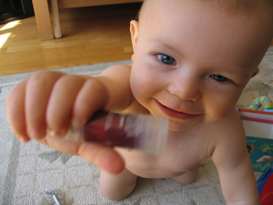 Cole naked closeup (04-10-2006 13:02)