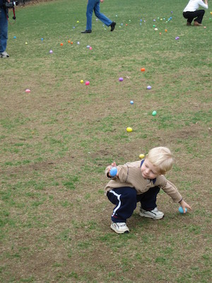 Tim hunting eggs (04-15-2006 11:07)