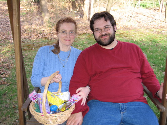 Juj and Marie on the swing (04-15-2006 18:20)