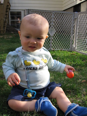 Cole hunting eggs (04-15-2006 18:22)