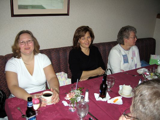Jacqui, Jen and Maryanne (04-28-2006 21:45)