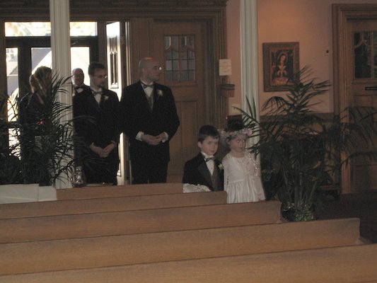 Flowerkids and groomsmen processing (04-29-2006 19:11)