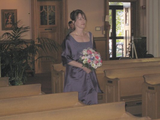 Bridesmaid processing (04-29-2006 19:13)