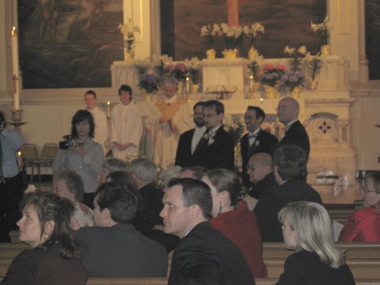 Juj and posse waiting for the bride (04-29-2006 19:13)