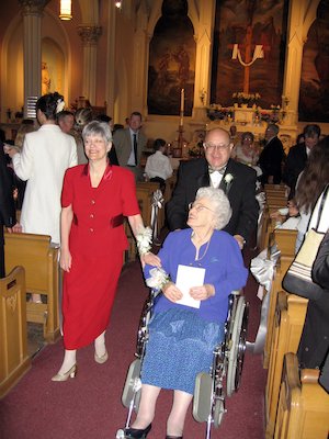 Karen, Tony and Great-grandma recessing (04-29-2006 20:07)