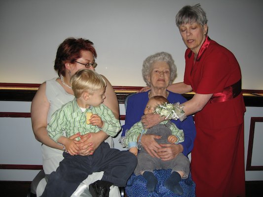 Xine, Tim, Great-grandma, Cole and Karen (04-29-2006 21:05)