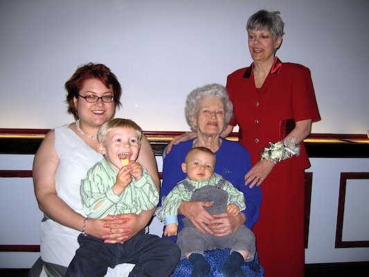 Xine, Tim, Great-grandma, Cole and Karen (04-29-2006 21:05)