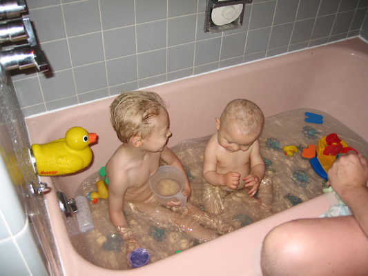 Tim and Cole in the tub (05-16-2006 19:51)