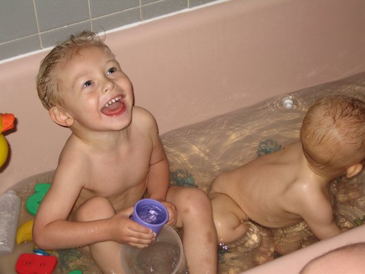 Tim and Cole in the tub (05-16-2006 19:52)