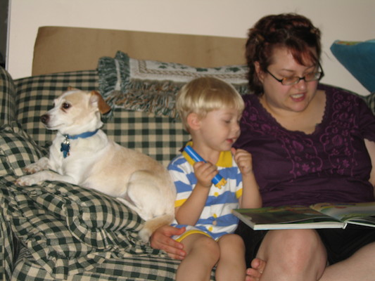 Xine and Tim reading (05-29-2006 20:38)