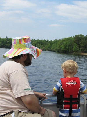 Tim and Juj on the boat (05-29-2006 20:38)