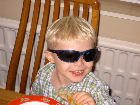 Tim in shades (07-04-2006 13:20)