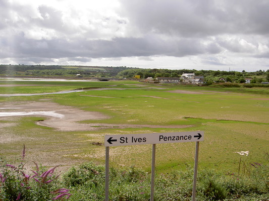 View from the Lelant station (07-07-2006 05:04)
