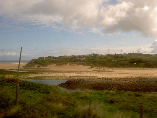 View across the river to the Towans (07-07-2006 05:09)