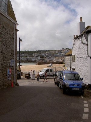 View out of St. Ives harbor (07-09-2006 08:20)