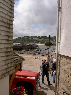 View out of St. Ives harbor (07-09-2006 08:20)