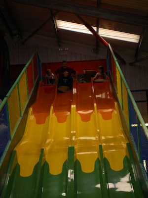 Ben and Tim sliding (07-09-2006 08:22)