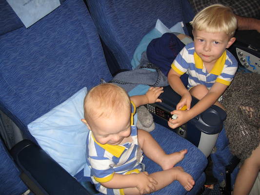 Cone and Tim on the Plane (07-01-2006 18:11:33 BST)