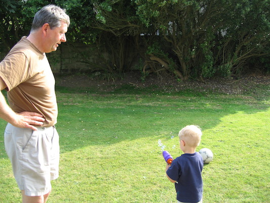Granddad and Tim with the bubble gun (07-02-2006 18:49:05 BST)