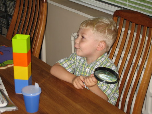 Tim magnifying (07-05-2006 09:22:47 BST)