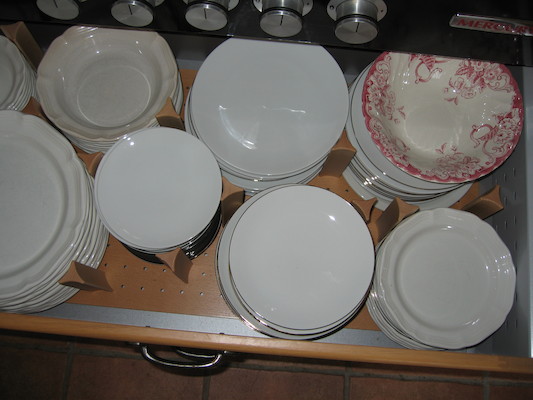 Peg-board dish organizer (from top) (07-10-2006 10:05:24 BST)