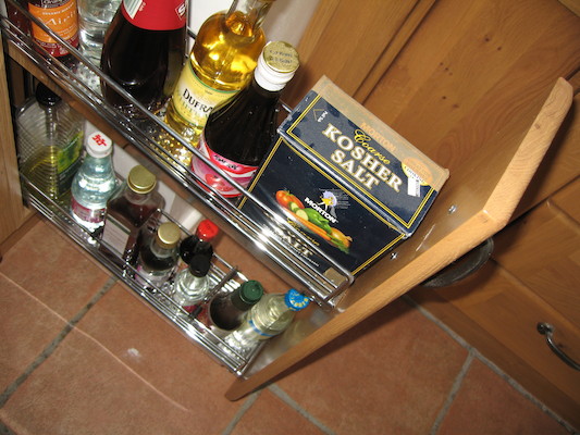 Rolley storage (07-10-2006 10:05:34 BST)