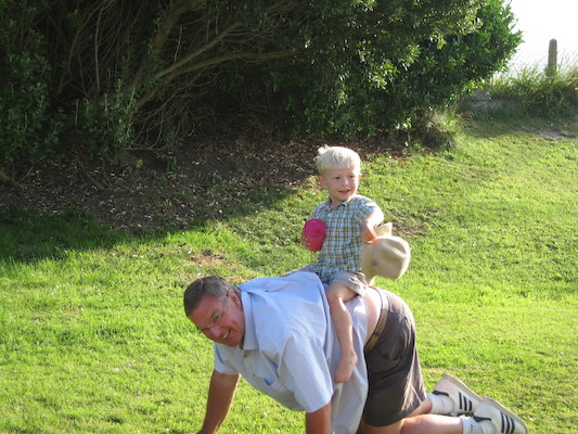 Tim riding John (07-15-2006 20:18:22 BST)