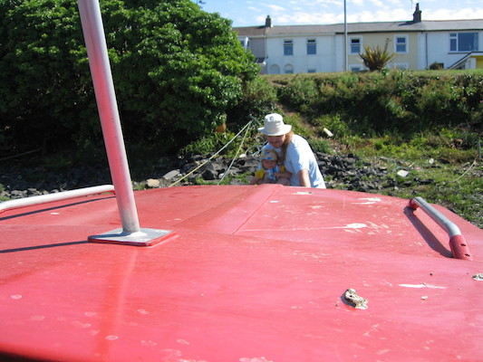 Ben and Cole pushing the boat off (07-18-2006 11:44:21 BST)