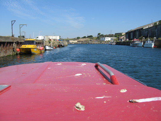 View out of the harbor (07-18-2006 11:51:58 BST)