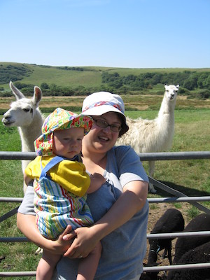 Cole, Xine and the Cornish llamas (07-18-2006 13:07:12 BST)