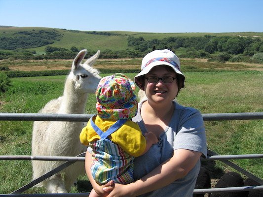 Cole, Xine and the Cornish llamas (07-18-2006 13:07:14 BST)