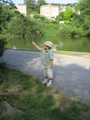 Tim attacking a tree (07-20-2006 18:51:50 BST)