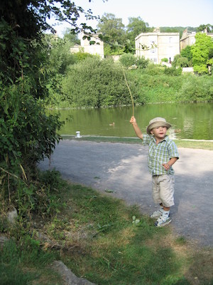 Tim attacking a tree (07-20-2006 18:51:58 BST)