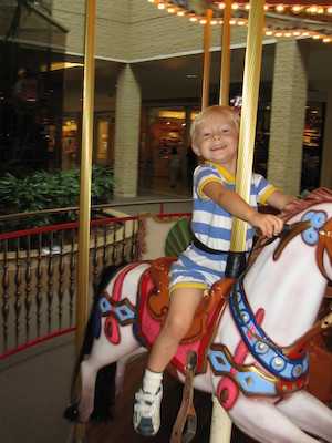 Tim on a merry-go-round (08-07-2006 18:11)