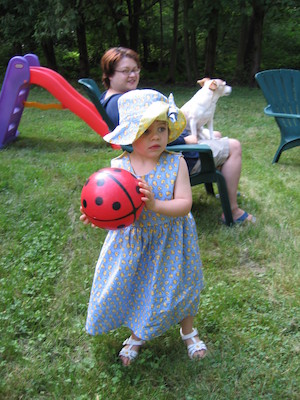 Emma in duck dress, Xine and Emily (08-13-2006 18:08)